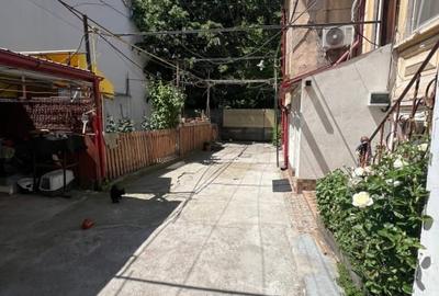 Casă individuală cu 10 camere cu Canalizare în Timpuri Noi - 8