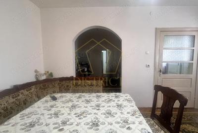 Casă cu 4 camere cu Canalizare în Central - 6