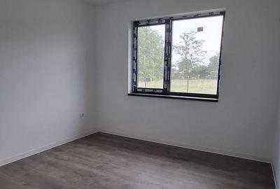 Casă cu 4 camere cu Teren 473 Mp în Miroslava - 1