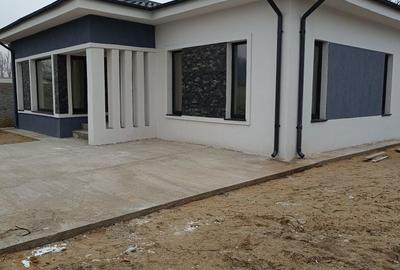 Casă cu 3 camere în Central - 2