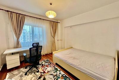 Apartament cu 4 camere decomandat, mobilat în Central - 1