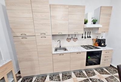 Apartament cu 3 camere semidecomandat, mobilat în Central - 14