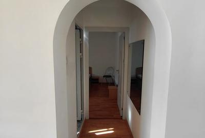 Apartament cu 3 camere semidecomandat în Central - 5
