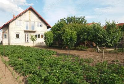 Vrei o casa la tara? dar aproape de oras si mare? - 7