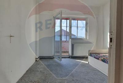 Apartament cu 3 camere decomandat în Vitrometan - 4