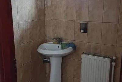 Spațiu comercial, de 120 mp, în Central - 8