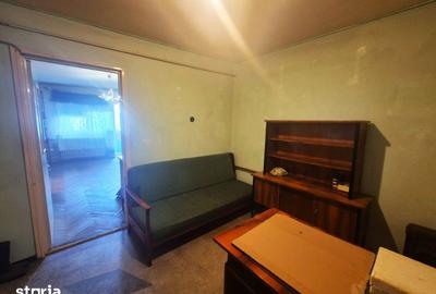 Apartament cu 3 camere semidecomandat în Ultracentral