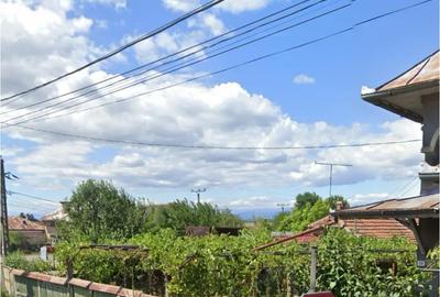 Casă cu 5 camere cu Teren 2750 Mp în Văcarea - 1