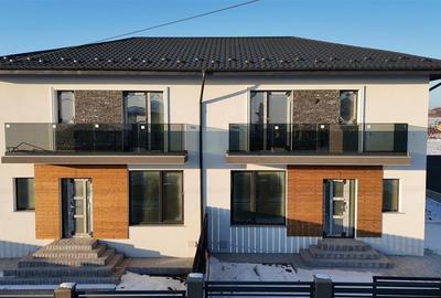 Duplex cu 4 camere cu Canalizare în Valea Lupului - 1