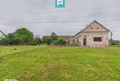 Casă cu Teren 1828 Mp în Zăbrani - 2