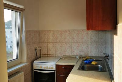 Garsonieră decomandată în Plopilor - 4