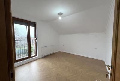 Apartament cu 3 camere decomandat în Central - 1