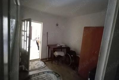 Vand apartament situat intr-o vila langa Peco Agigea , 84.0000 - 8