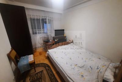Apartament cu 3 camere decomandat, mobilat în Cug - 3