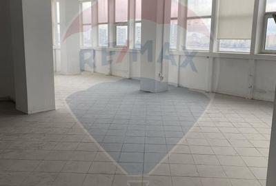 Birou, de 600 mp, în Obor - 4