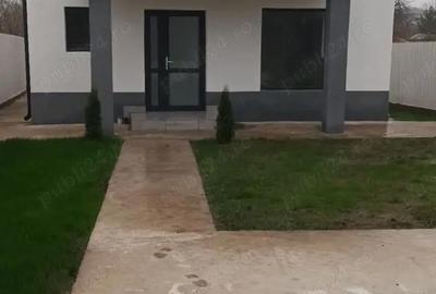 Casă cu Teren 440 Mp în Costi - 6