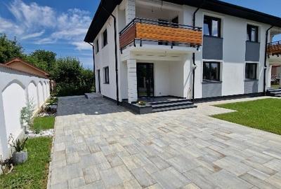 Clădire tip duplex – afacere sau locuit în zonă premium – Nord, Bacău