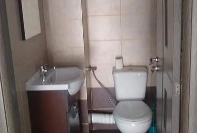 Inchiriez apartament cu 3 camere aflat in zona Militari, situat la 3 min de metrou ?i autogara - 8