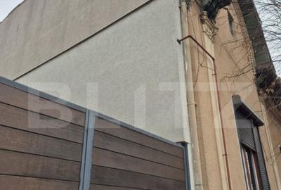 Casa de vanzare, curte comuna cu 1 locatar, 110 mp, zona ult - 2