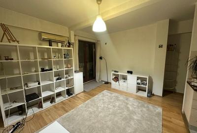 Apartament cu 2 camere semidecomandat, mobilat în Calea Călărașilor