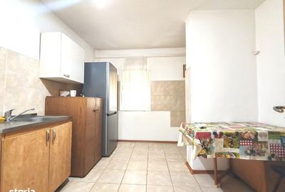Apartament cu 3 camere decomandat în Prundu