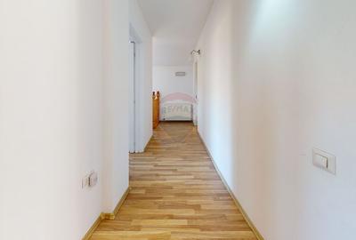 Casa individuala cu 4 camere, garaj si curte in zona de Nord, Gulia - 10