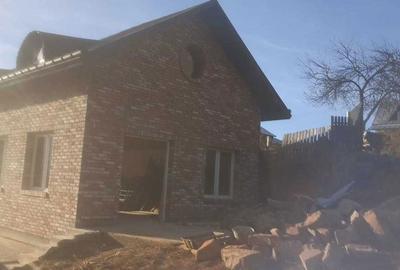 Casă cu 4 camere în Vatra Moldoviței - 2