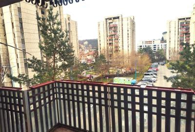 Apartament cu 3 camere decomandat în 13 Decembrie - 22