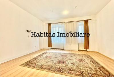 Apartament cu 3 camere semidecomandat, mobilat în Central - 1