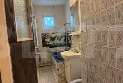 Apartament de vanzare, cu 4 camere, 65 mp, zona Dacia - 8