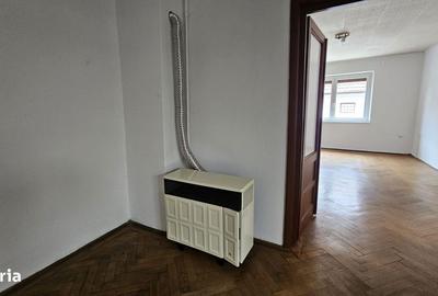 Casă cu 3 camere cu Teren 130 Mp în Central - 12