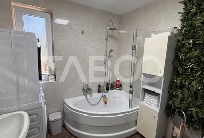 Apartament cu 3 camere decomandat în Central - 3