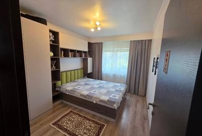 Apartament cu 3 camere decomandat, mobilat în Girocului