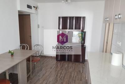 Apartament cu 2 camere semidecomandat în Micro I - 6