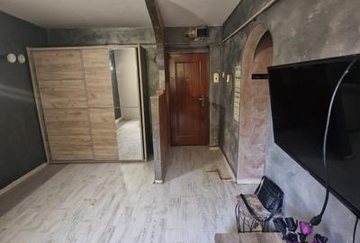 Apartament cu 2 camere decomandat, mobilat în Ferentari