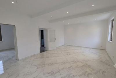 Casă cu 4 camere cu Teren 250 Mp în Bârnova - 2