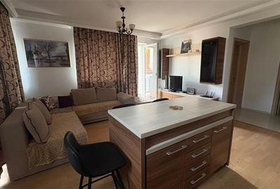 Apartament cu 3 camere decomandat în Brașovul Vechi