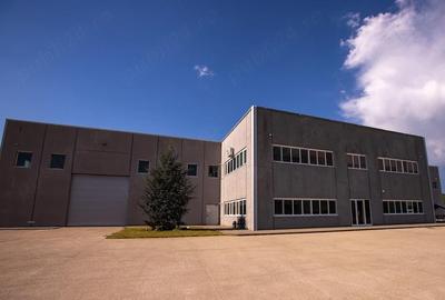 Spațiu comercial, de 5,100 mp, în Central - 14