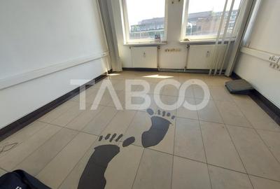 Spatiu comercial de inchiriat 3 incaperi 70 mpu Sibiu zona Terezian - 2