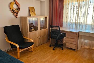 PROPRIETAR vand Apartament 2 camere 67 mp, etaj intermediar, Calea Romanului - 5