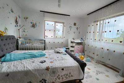 Vila la cheie P+E+M, mobilata, la 10 minute de plaja din Mamaia - 2