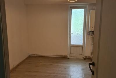 Apartament cu 3 camere decomandat în Șcheia - 3