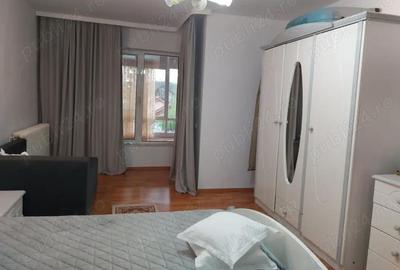 Casă cu 6 camere în Motru - 8