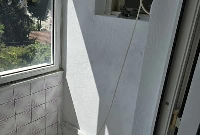 De vanzare apartament 3 camere Vlaicu zona Fortuna - 2