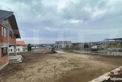 Casă cu 4 camere cu Teren 500 Mp în Paleu