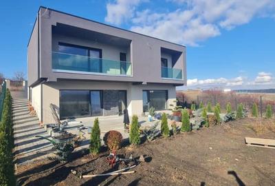 Casă cu 4 camere cu Teren 490 Mp în Sud-Est - 3