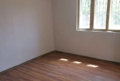 Casă cu 2 camere cu Teren 1000 Mp în Central - 2