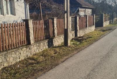 Casă cu 4 camere în Laz - 7