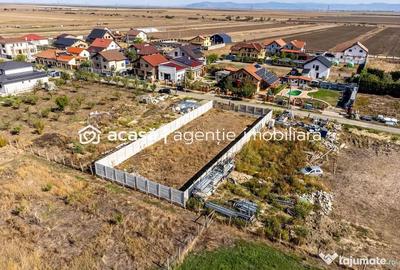 Teren de 733 mp, în Livada - 7