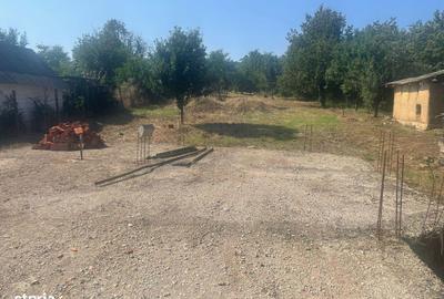 Teren de 1300 mp, în Central - 9